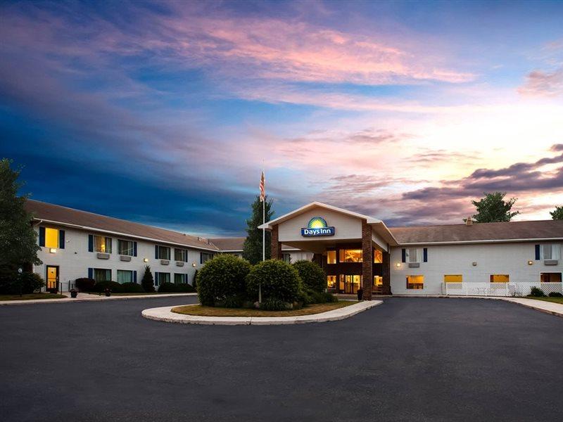 Days Inn By Wyndham Cadillac Eksteriør billede