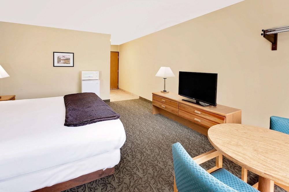 Days Inn By Wyndham Cadillac Eksteriør billede