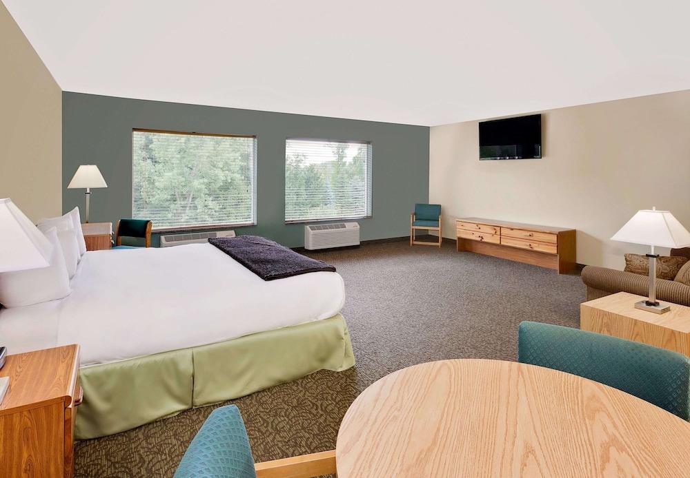 Days Inn By Wyndham Cadillac Eksteriør billede