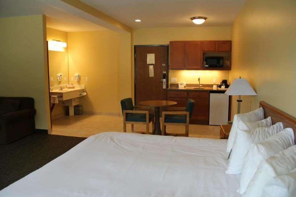 Days Inn By Wyndham Cadillac Eksteriør billede